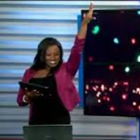 FOX 32 News anchor, Tia dancing on Beyonce's hit single, Single Ladies during an ad break. Who is Tia's fiance? Know all the details about her engagement ring!